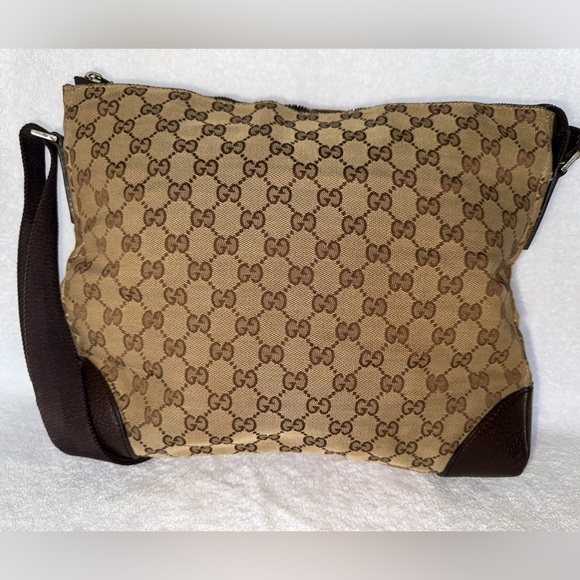 Gucci Vintage Monogram Flat Messenger Bag, Unisex. - Picture 2 of 15